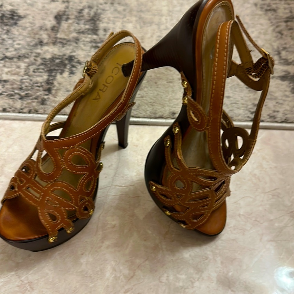 High heel sandals